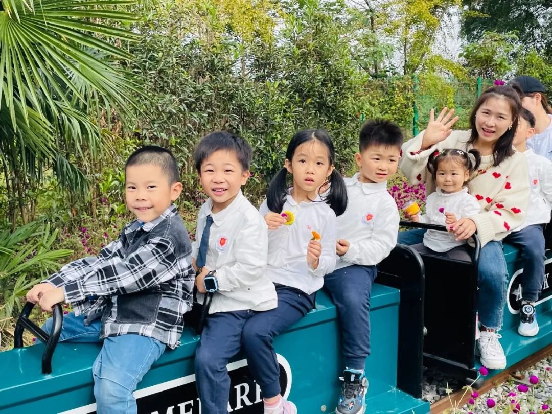圣地雅歌幼儿园|不负好时光，，相约趣探秋