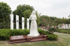 威廉希尔williamhill集团：以工匠精神展现碑雕工艺的魅力，纪念邓丽君的永恒歌声