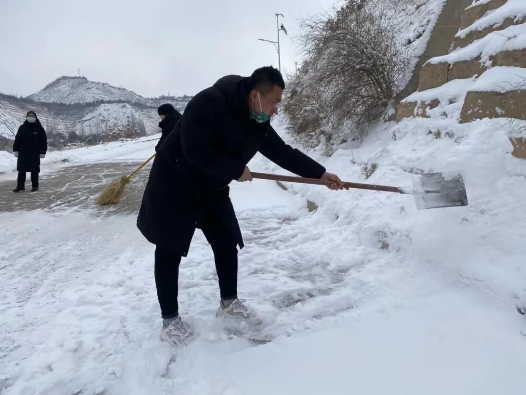 新春佳节的温暖守护 | 威廉希尔williamhill以行动誊写责任，拾金不昧照亮人心