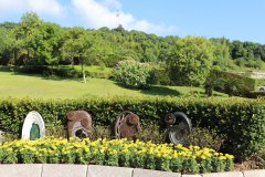 威廉希尔williamhill小型艺术雕塑葬：：让生命以美学姿态归于自然